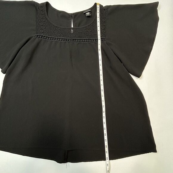 Torrid Blouse Women's Size 2 Black Short Sleeve Shirt Plus Size Eyelet Detail - Picture 5 of 10